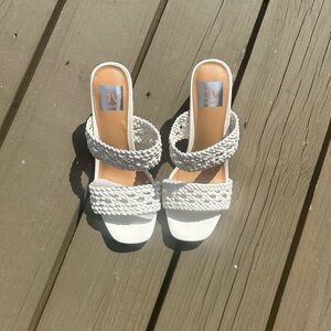 Dolce Vita white Hobbs  NWOT